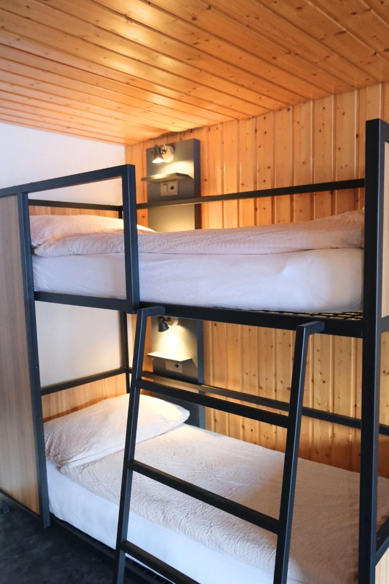 Eiger Easy Hostal *