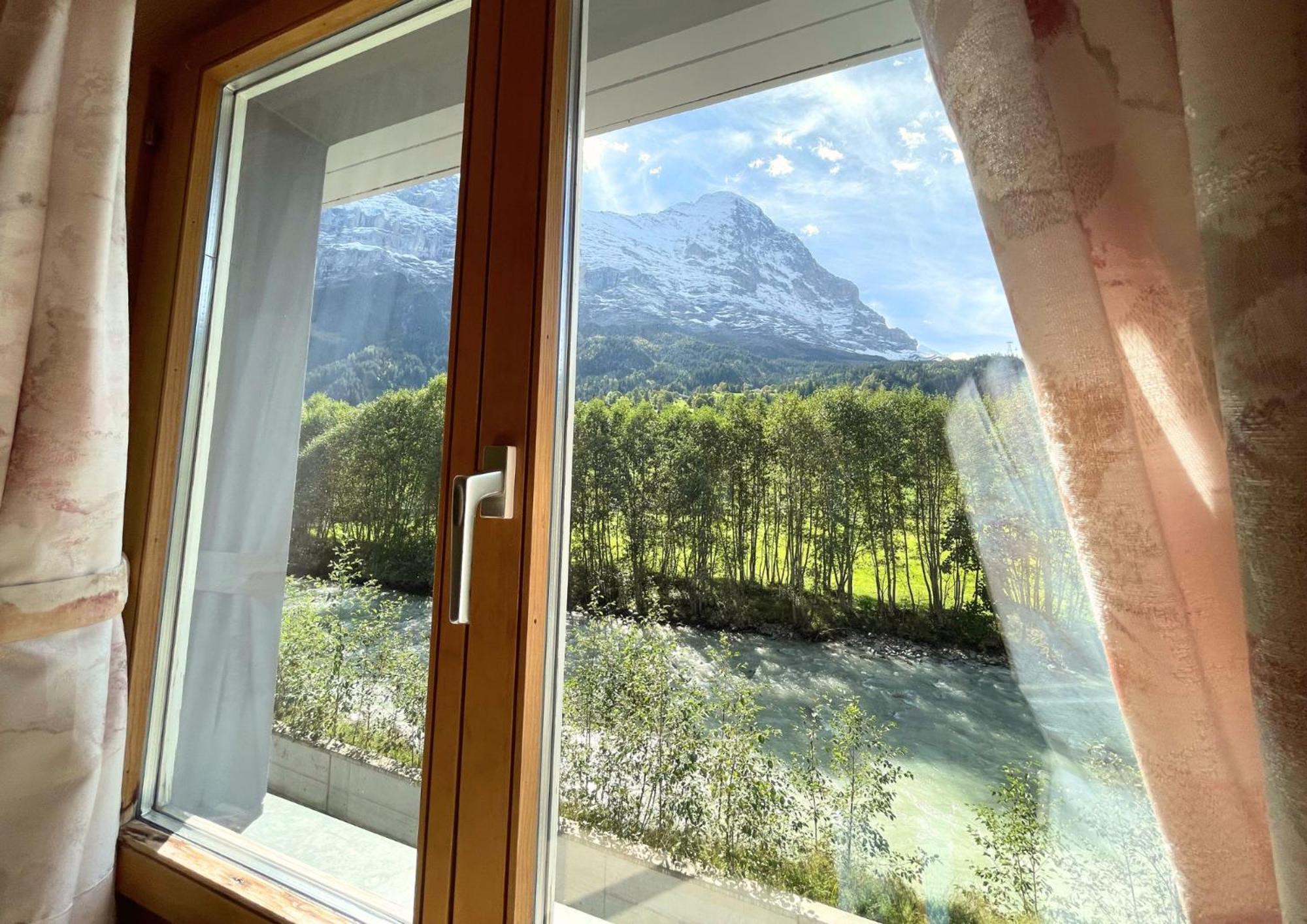 Eiger Easy Hostal